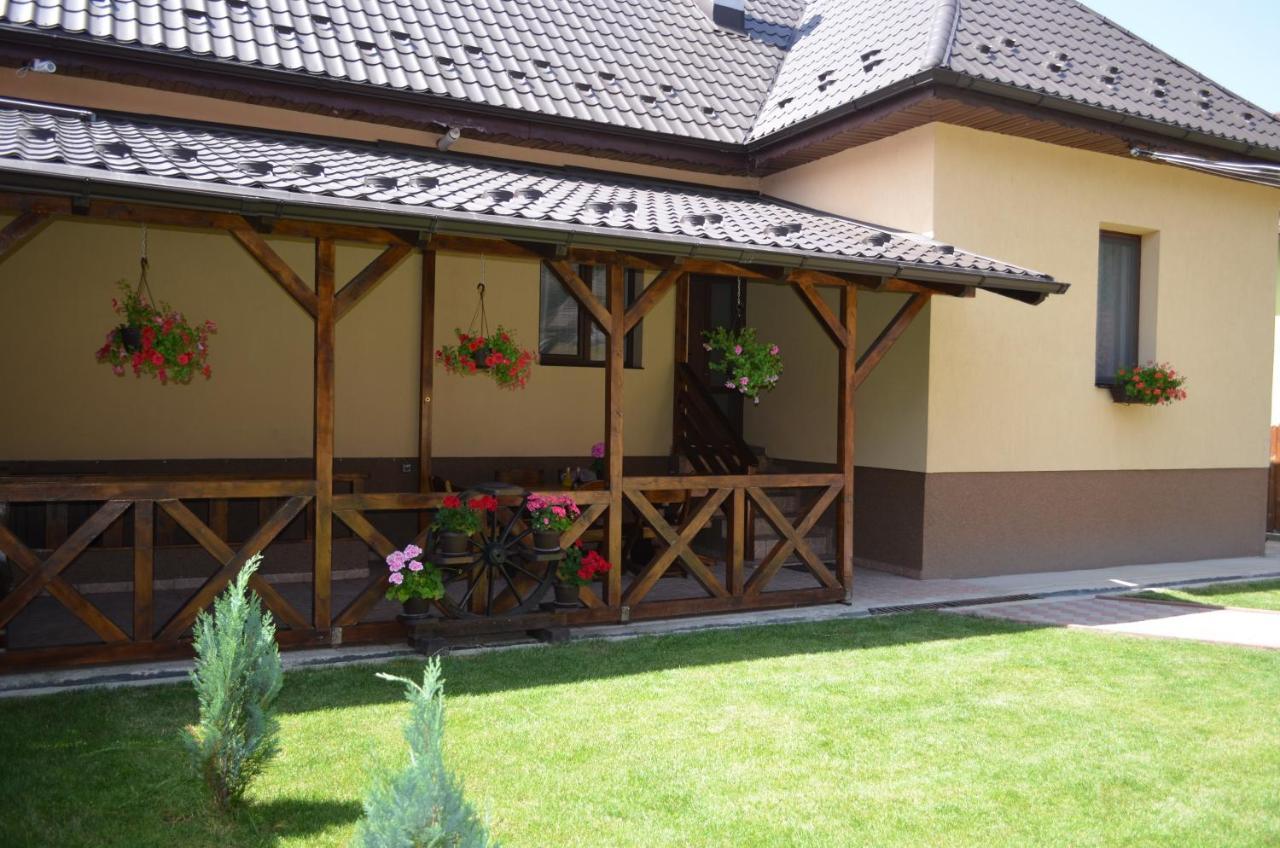 Casa Pricas Villa Moieciu de Jos Bagian luar foto