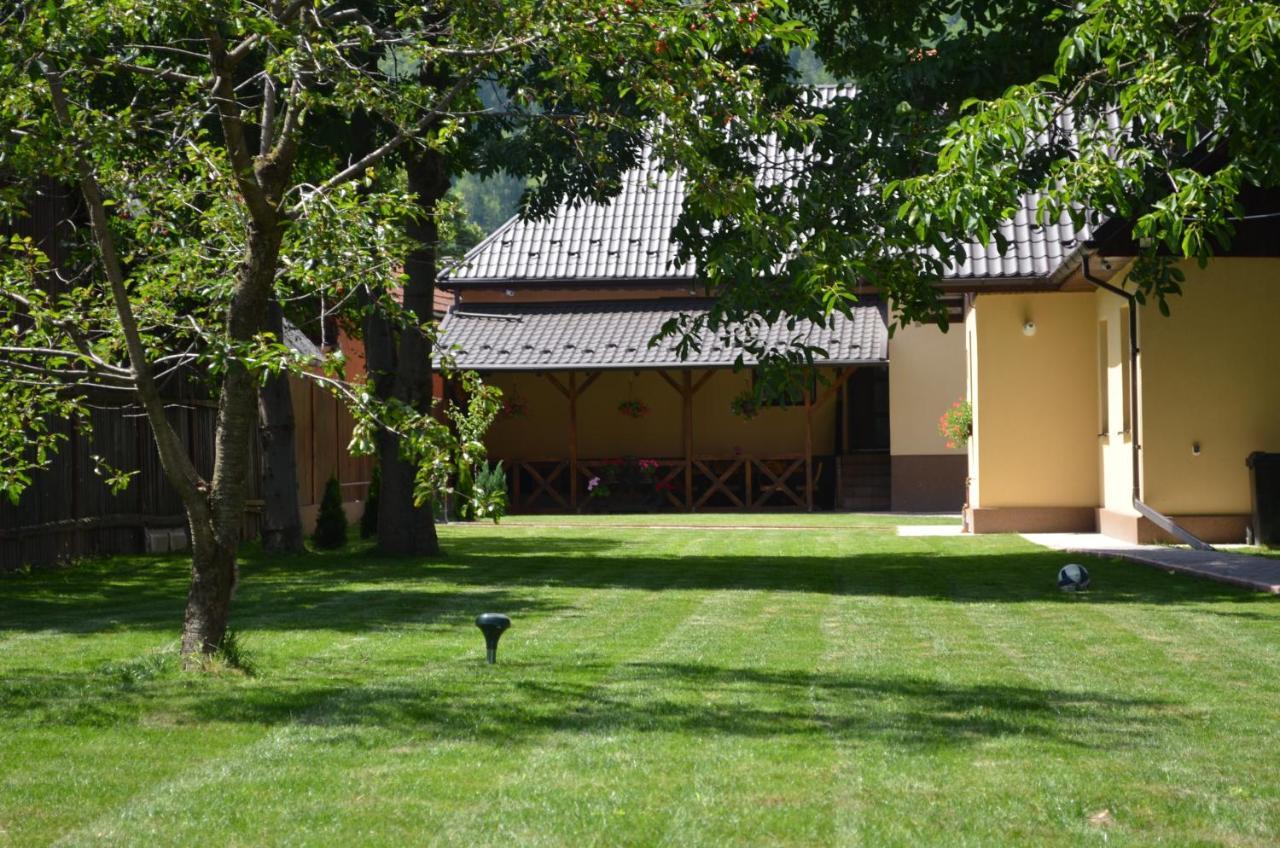 Casa Pricas Villa Moieciu de Jos Bagian luar foto