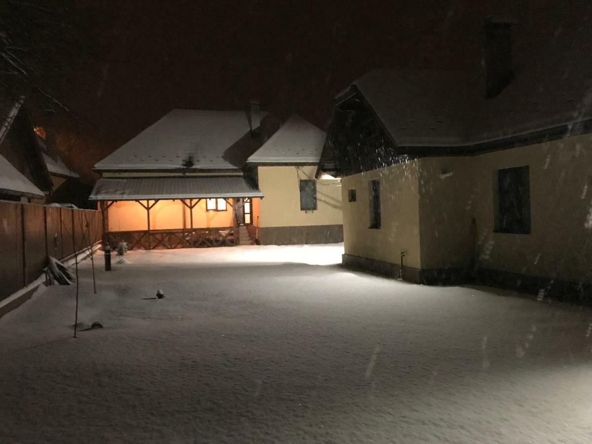Casa Pricas Villa Moieciu de Jos Bagian luar foto