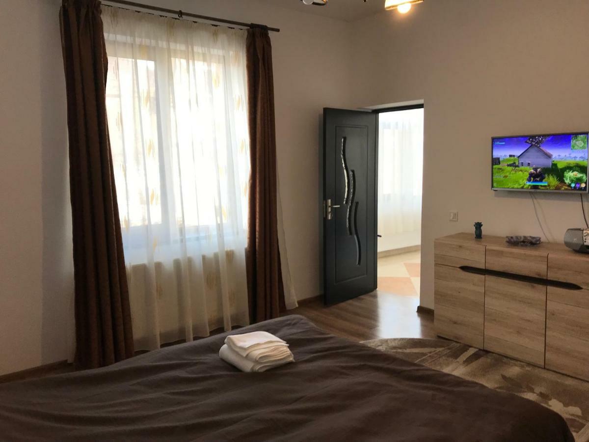 Casa Pricas Villa Moieciu de Jos Bagian luar foto