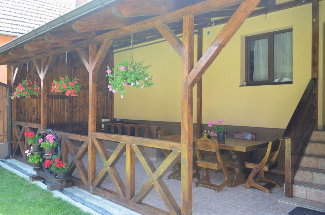 Casa Pricas Villa Moieciu de Jos Bagian luar foto