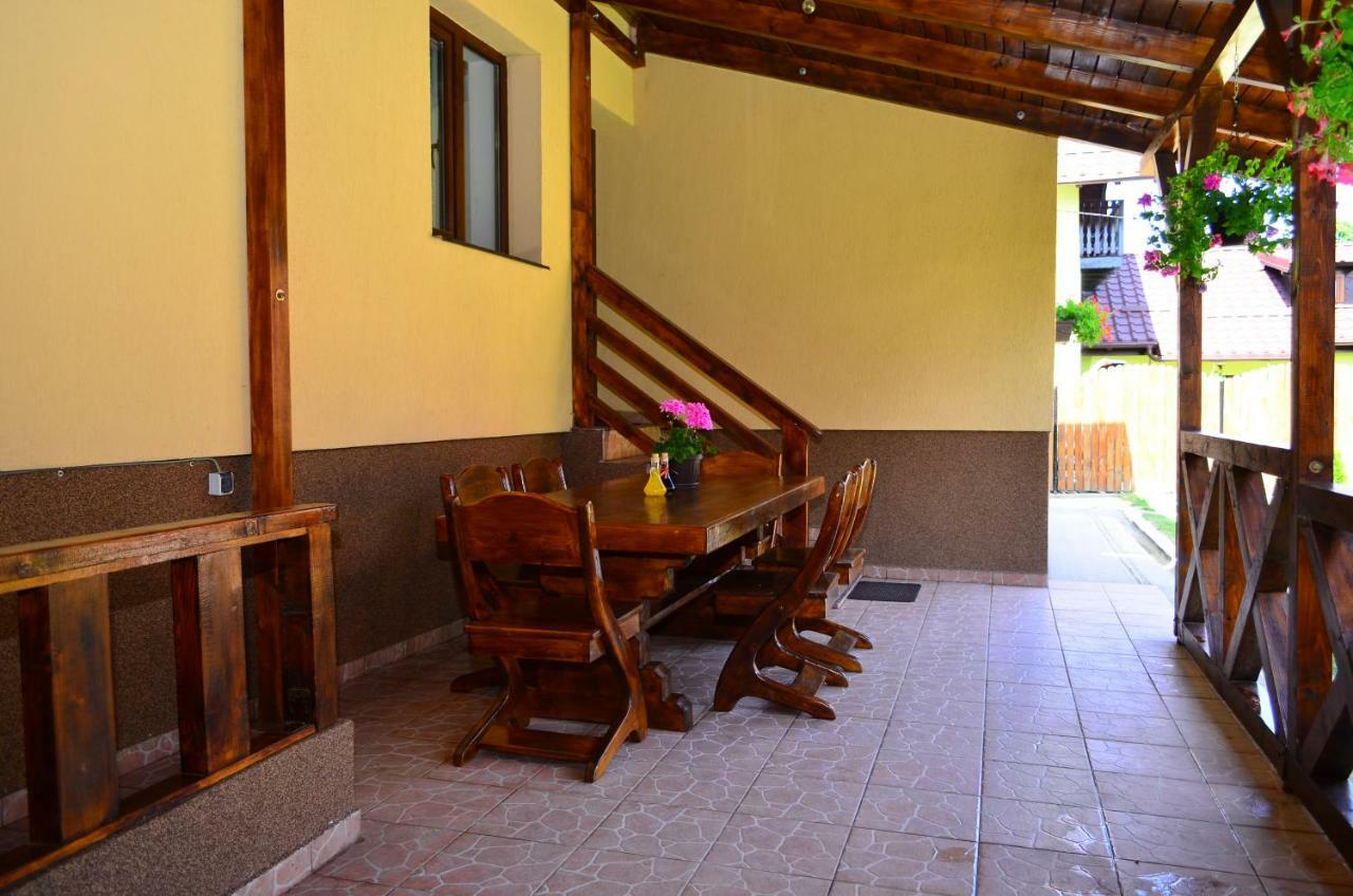 Casa Pricas Villa Moieciu de Jos Bagian luar foto