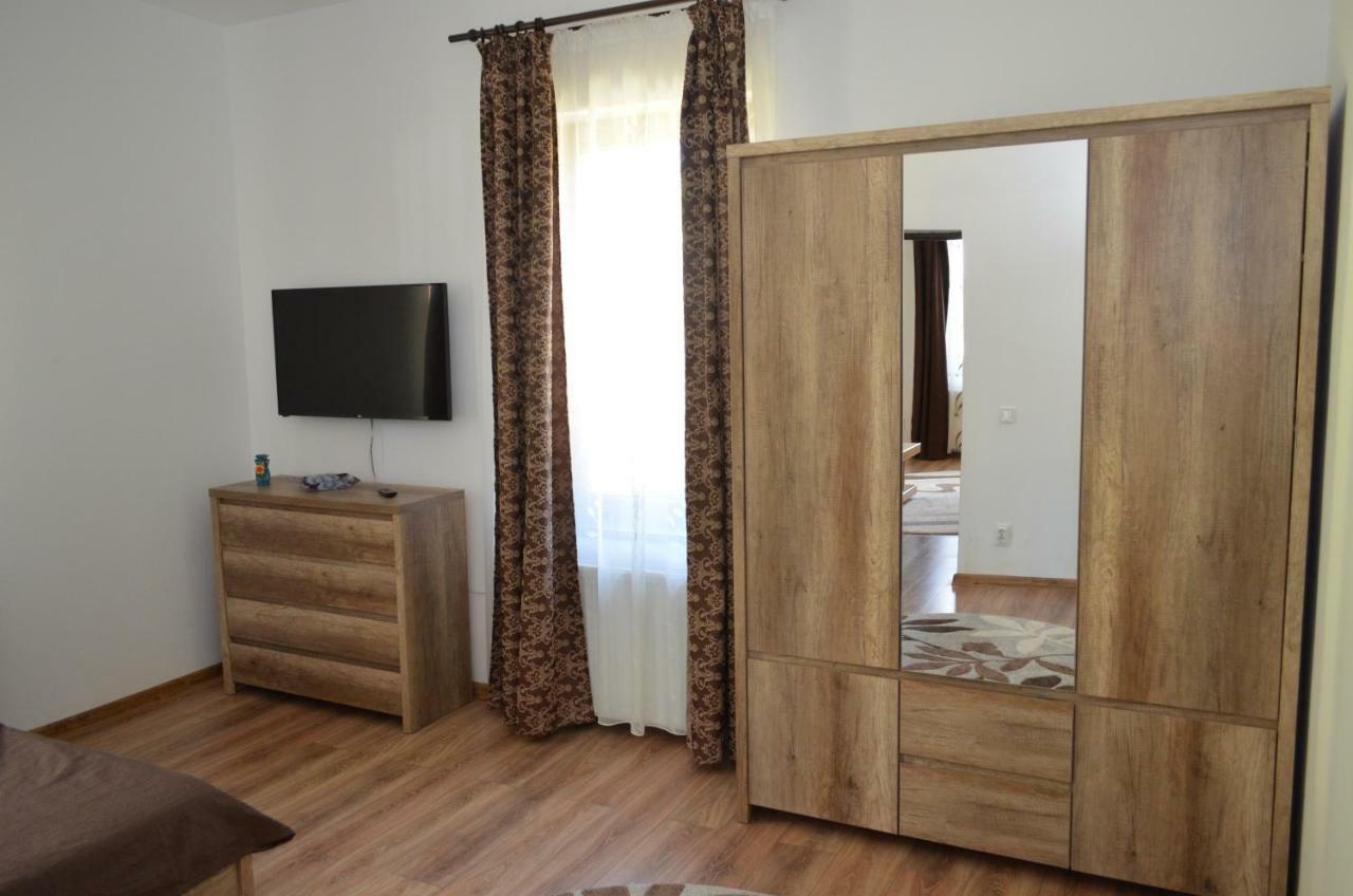 Casa Pricas Villa Moieciu de Jos Bagian luar foto