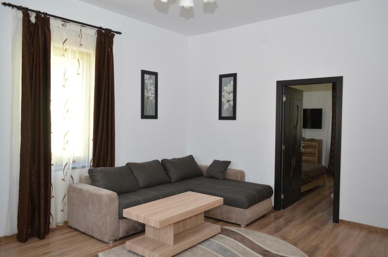 Casa Pricas Villa Moieciu de Jos Bagian luar foto